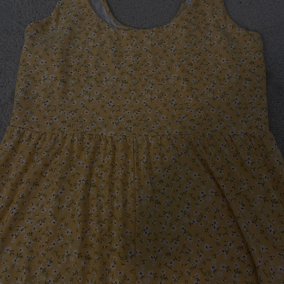 Yellow flower romper - Picture 6 of 7